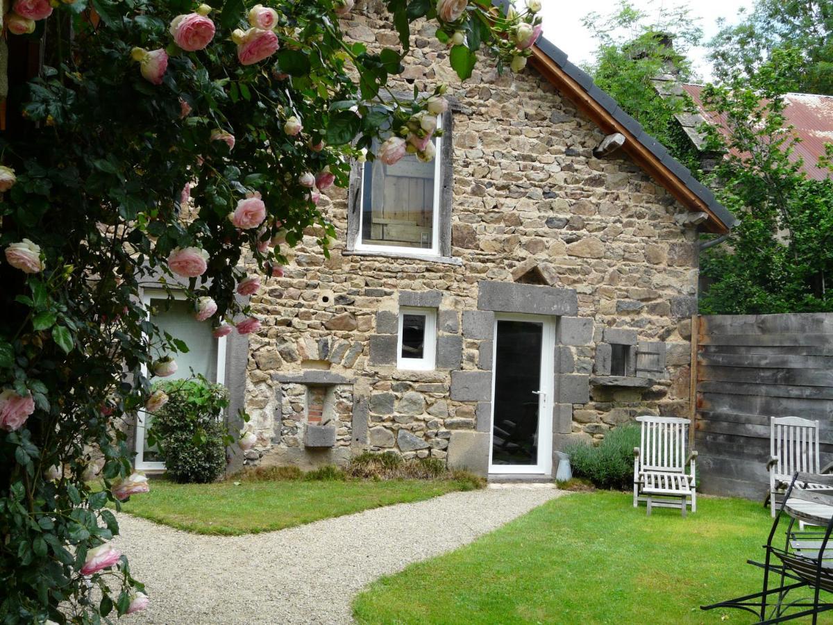 Suites De Campagne Les Eydieux, Petits Dejeuners Inclus Saint-Angel  Exterior photo