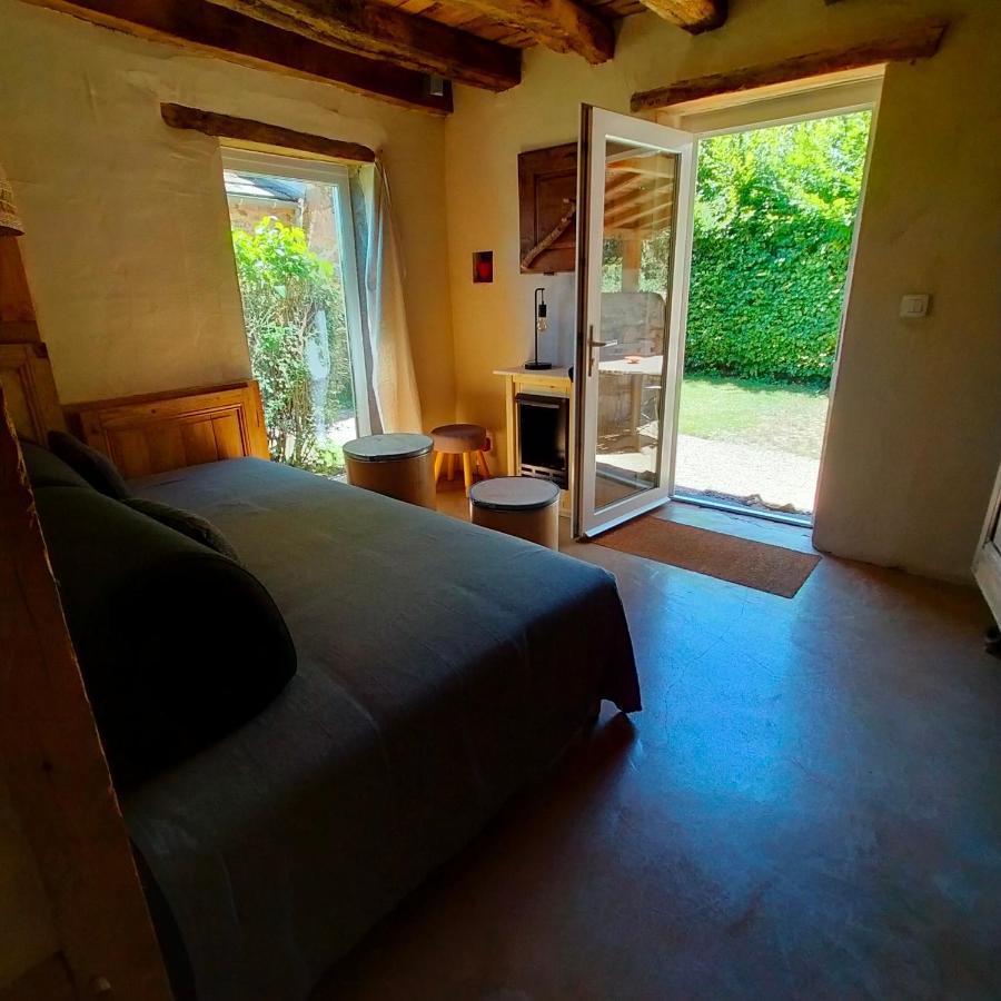Suites De Campagne Les Eydieux, Petits Dejeuners Inclus Saint-Angel  Exterior photo
